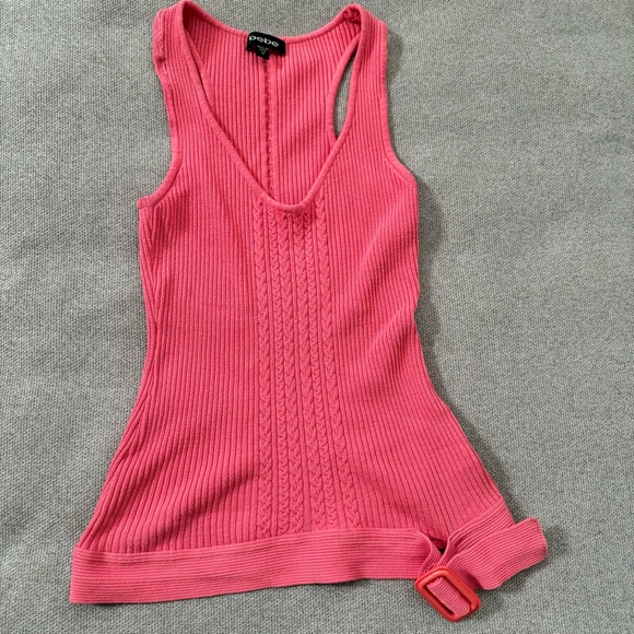 Bebe Ribbed Buckled Tank Top - Picture 6 of 9